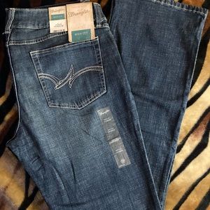 NWT Wrangler Jeans. Size 17/18